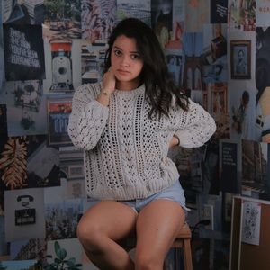 Ivory white knitted sweater very soft & patterned